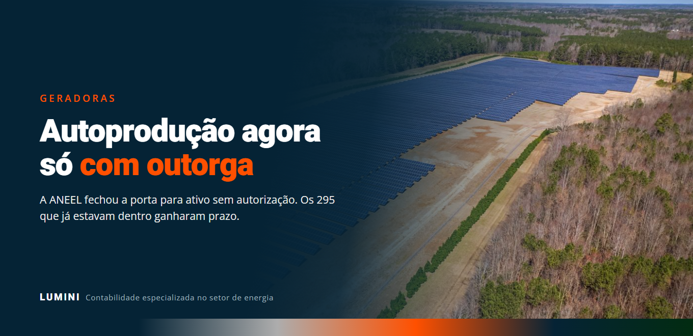 Vista aérea de usina fotovoltaica de grande porte, representando a geração própria em regime de autoprodução