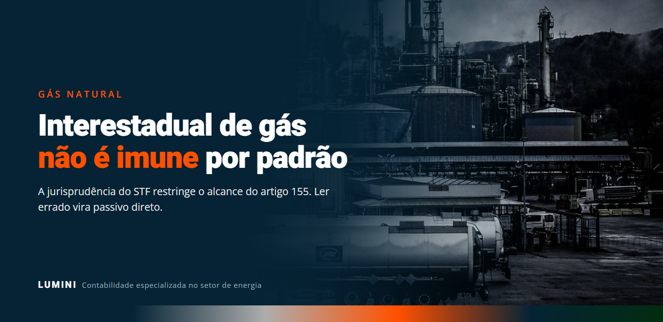 Caminhão-tanque em planta de processamento, representando a operação interestadual com gás natural