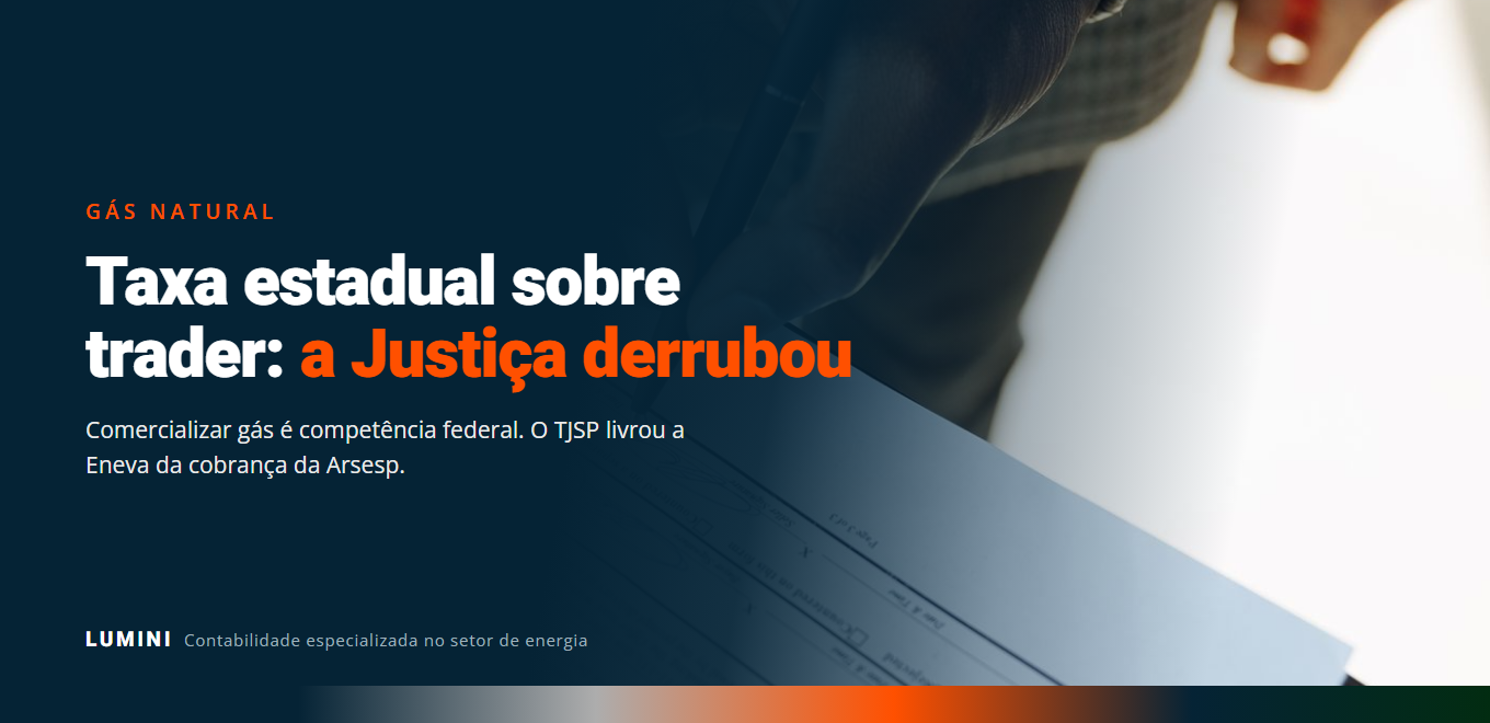 Assinatura de contrato empresarial, representando a discussão jurídica sobre a taxa de fiscalização do comercializador de gás