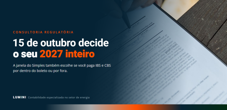 Assinatura de documento empresarial, representando a decisão de regime tributário na janela do Simples Nacional